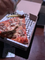 New York Pizza Pints food