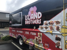 Island Brothers Food Truck food