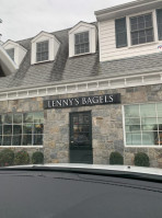 Lennys Bagels outside