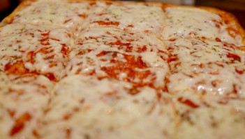 Giusseppe's Pizza food