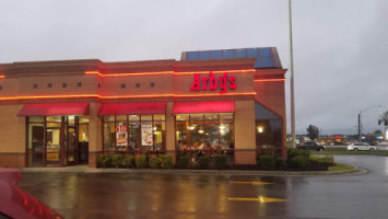 Wendy's outside