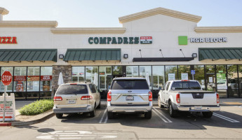 Compadres Grill outside