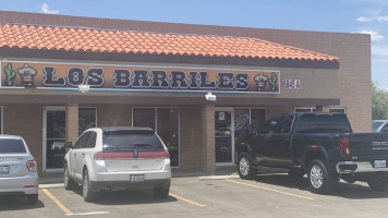 Los Barriles Mexican Restaurant outside