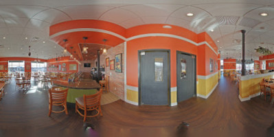 Another Broken Egg Cafe inside