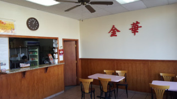 Lo's China Kitchen inside