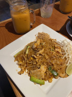 Yada Thai Cuisine food