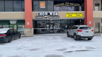 Chow outside