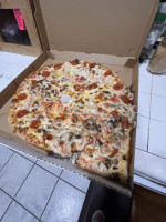 Lino's Pizzeria Italian inside