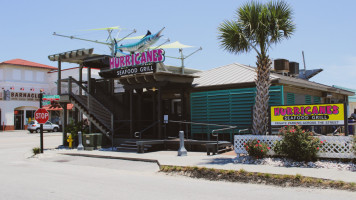 Hurricane Colinz (hurricanes Seafood Grill) outside