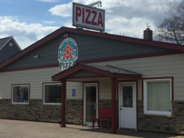 Lake Country Pizza Llc outside