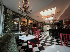 C Kew Gardens Restaurant Lounge Bar inside