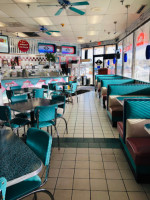 Bo-bo's Gyros Vernon Hills inside