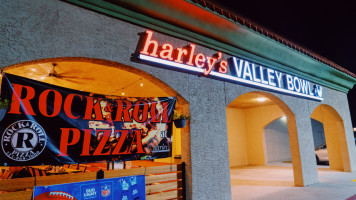 Harley's Valley Bowl inside