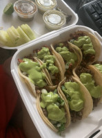 Tacos El Yiyo food