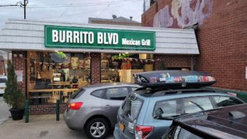 Burrito Blvd outside
