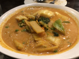 Royal Thai Cuisine Express food