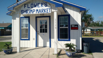 Flower's Shrimp Market outside
