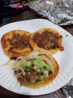 Tacos El Sapo 2 food