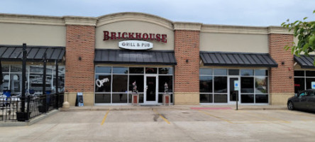 The Brickhouse Grill & Pub outside