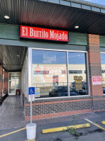 El Burrito Mojado outside