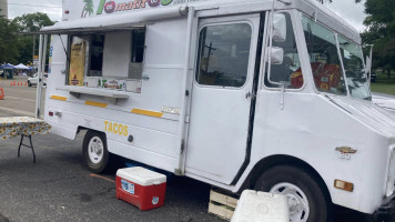 Taqueria Tomatitos Food Truck food