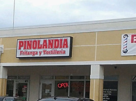 Pinolandia #3 outside