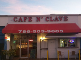 Cafe N' Clave inside