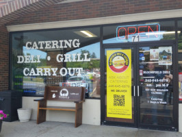 Bloomfield Hills Deli Catering outside