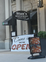 Stan's Bar outside