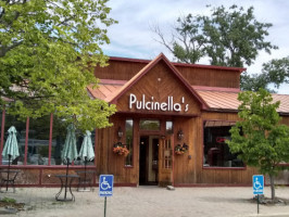 Pulcinella's outside