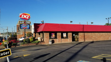 Dairy Queen outside