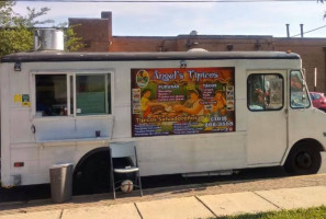 Angel's Tipicos Food Truck outside