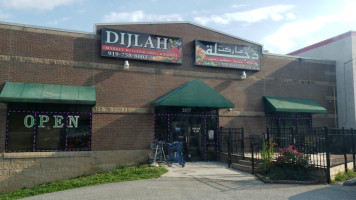 Dijlah Market Grill outside