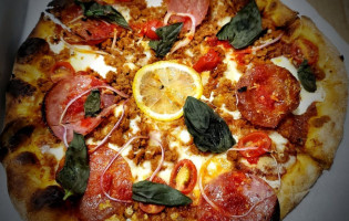 Pizzeria Limone food