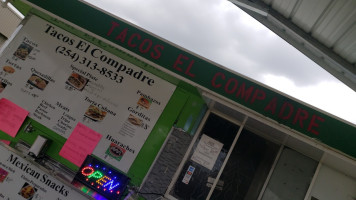 Tacos El Compadre food