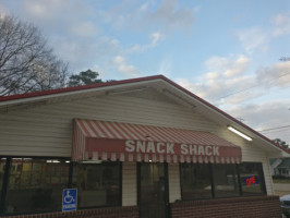 Snack Shack outside