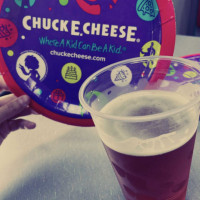 Chuck E Cheese's food