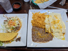 EL Vallartas Mexican Restaurant food