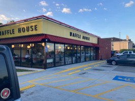 Waffle House outside