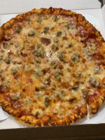 Squigi's Pizza Of Highland food