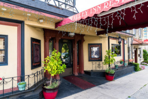 Valley Inn Restaurant and Martini Bar outside