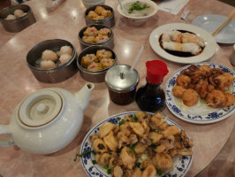 Kim Su Seafood food