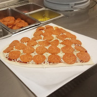 Mom's U-bake Pizza food