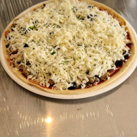 Mom's U-bake Pizza food