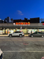 Domino Supermarket outside