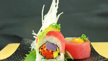 Sushi Avenue food