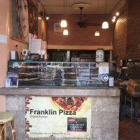 Franklins Pizza inside