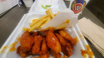 Wild Wings Station food