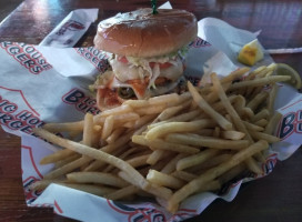 Los Mariachi House Of Burger And Wings food