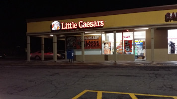 Little Caesars Pizza outside